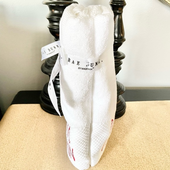 New Rae Dunn SET OF 2 SANTA I CAN EXPLAIN Bathroom Hand Towels - Picture 5 of 6